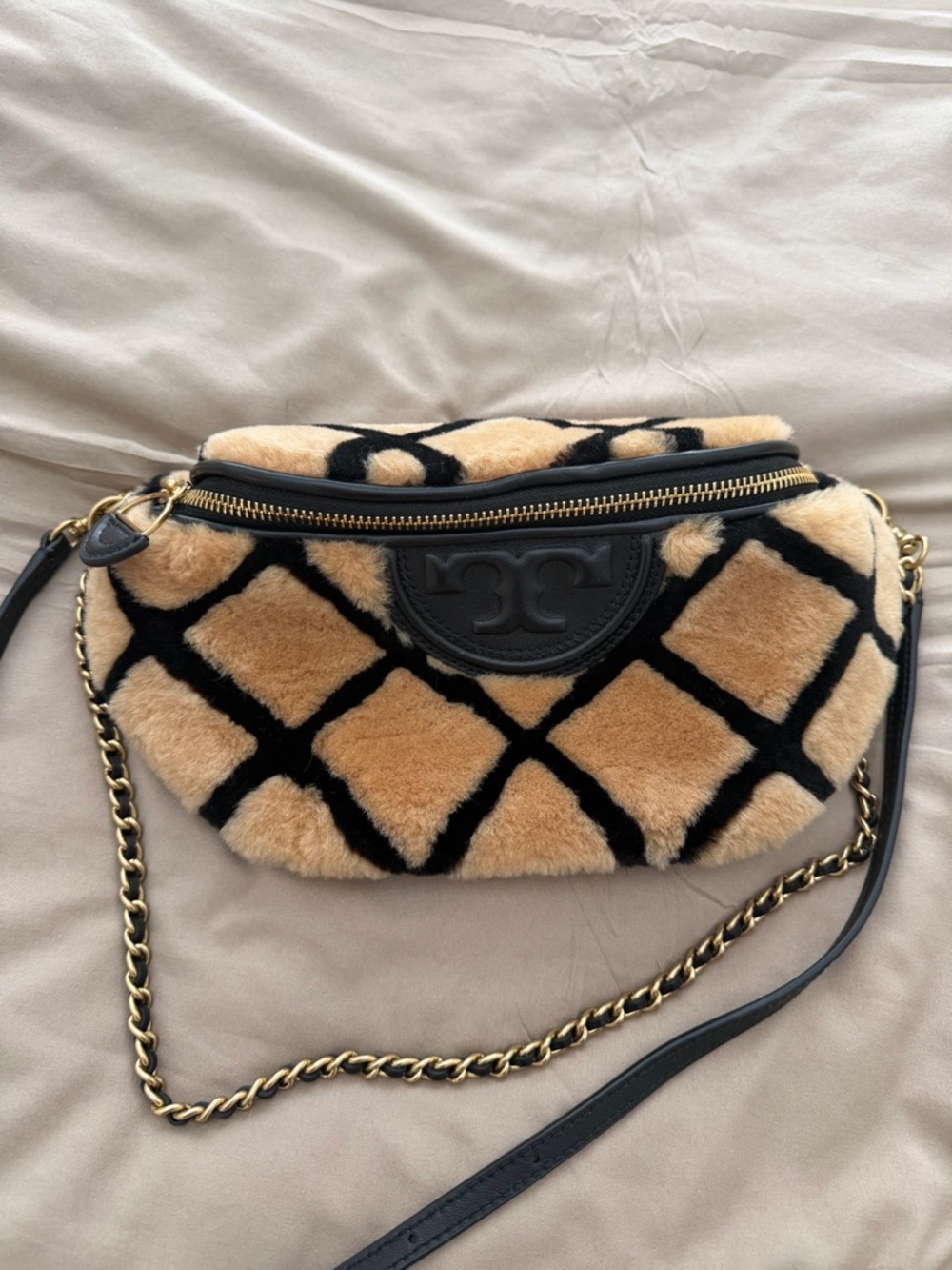 Tory Burch Fleming Shearling Crossbody Belt Bag - Picture 7 of 11